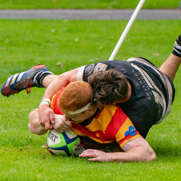 Senior teams record wins